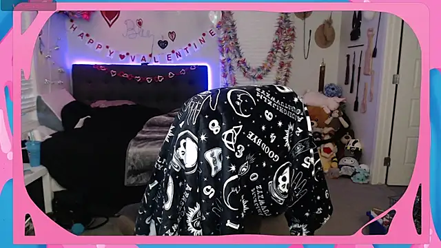 Snapshot of CirqueNoirBlu chatting on February 11, 2026, 1:05 am CirqueNoirBlu online show from February 11, 2026, 1:05 am