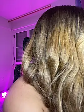 Agnescruzz online show from March 15, 2026, 5:09 pm