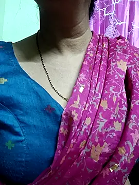 Rosy-B online show from February 5, 2026, 9:32 pm