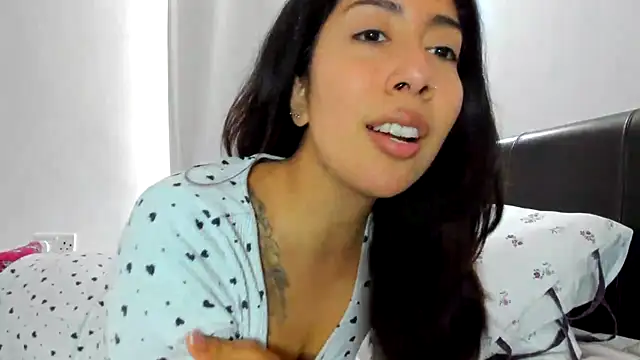 LorenaAnderson online show from September 13, 2025, 9:42 am