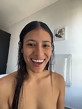 Valentinabaker online show from April 12, 2026, 3:26 pm