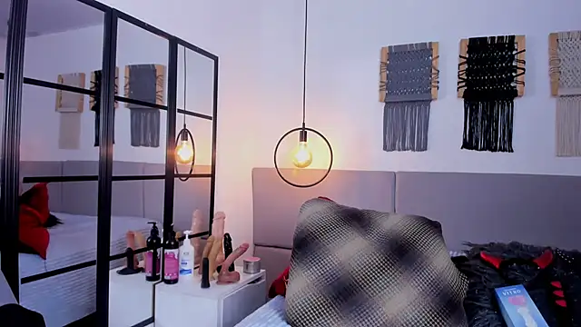 Snapshot of Sweet_camille chatting on December 23, 2025, 2:22 am Sweet camille online show from December 23, 2025, 2:22 am