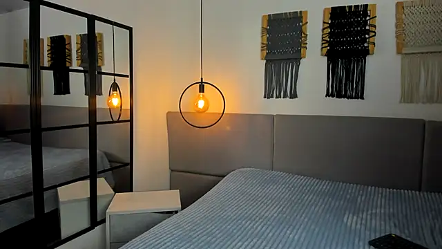 Snapshot of Sweet_camille chatting on November 19, 2025, 2:22 am Sweet camille online show from November 19, 2025, 2:22 am