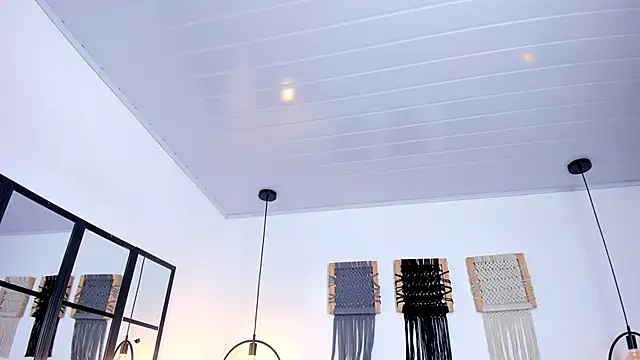 Snapshot of Sweet_camille chatting on November 26, 2025, 2:22 am Sweet camille online show from November 26, 2025, 2:22 am