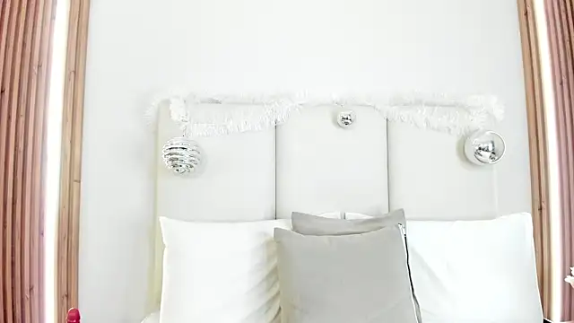 Snapshot of DulceColeman chatting on December 19, 2025, 11:29 pm DulceColeman online show from December 19, 2025, 11:29 pm