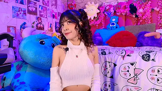 Alicebenett online show from July 16, 2026, 10:18 pm