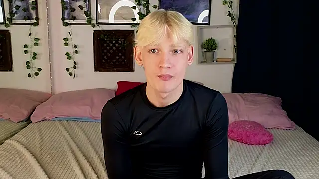 Snapshot of Nick_Win chatting on January 28, 2025, 2:10 pm Nick Win online show from January 28, 2025, 2:10 pm