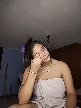 Catalinacandela online show from June 30, 2026, 7:03 pm
