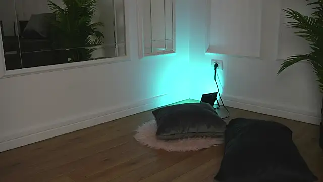 Cherrysweett online show from September 10, 2025, 6:01 am