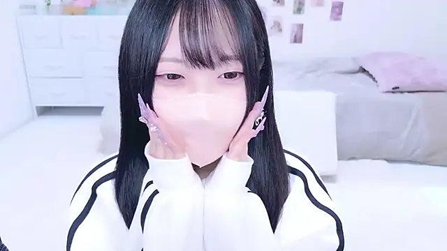 Suzu ch xx online show from October 19, 2025, 1:14 pm