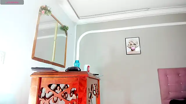 Jimena Grey online show from October 26, 2025, 7:03 pm