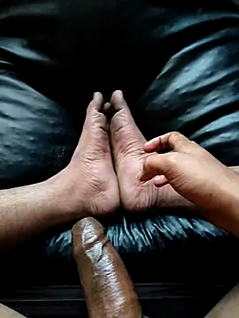 Snapshot of Village_0boy chatting on December 17, 2025, 9:36 am Village 0boy online show from December 17, 2025, 9:36 am