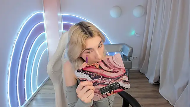 Snapshot of Mia_Cheers chatting on February 4, 2025, 1:38 pm Mia Cheers online show from February 4, 2025, 1:38 pm