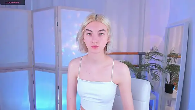 Snapshot of Mia_Cheers chatting on March 13, 2025, 1:50 pm Mia Cheers online show from March 13, 2025, 1:50 pm