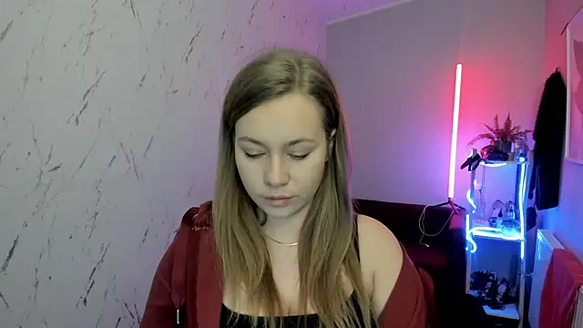 holly xglam online show from January 8, 2026, 8:37 pm