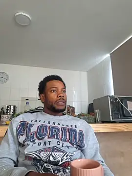 calientoboy online show from June 1, 2026, 1:22 pm