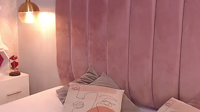 LeenaBrown online show from April 13, 2026, 12:42 pm