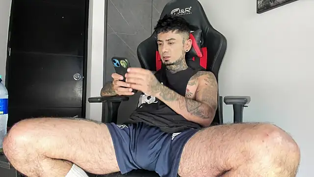 sergiio mesa27 online show from April 18, 2026, 1:52 am