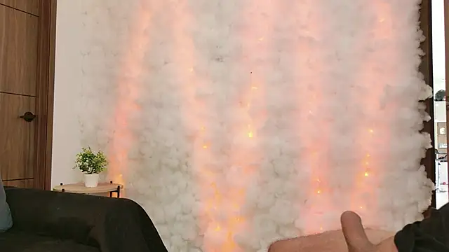 Hot Couple666 online show from December 15, 2025, 6:14 pm