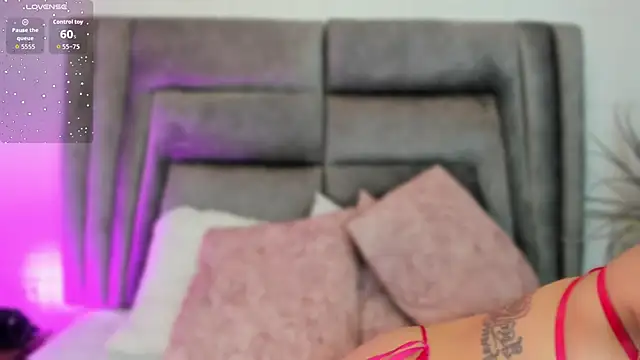 sophiee smith online show from October 7, 2025, 11:33 am