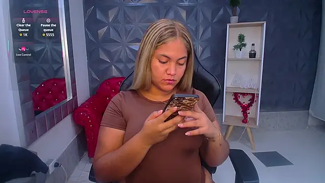 Cristal War online show from December 22, 2025, 11:38 pm