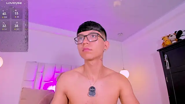 CodyTwink online show from April 8, 2026, 11:12 am