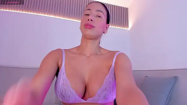 jasminehill  online show from January 16, 2026, 12:31 pm