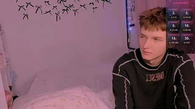 CoddleWeeper  online show from March 3, 2026, 1:51 pm