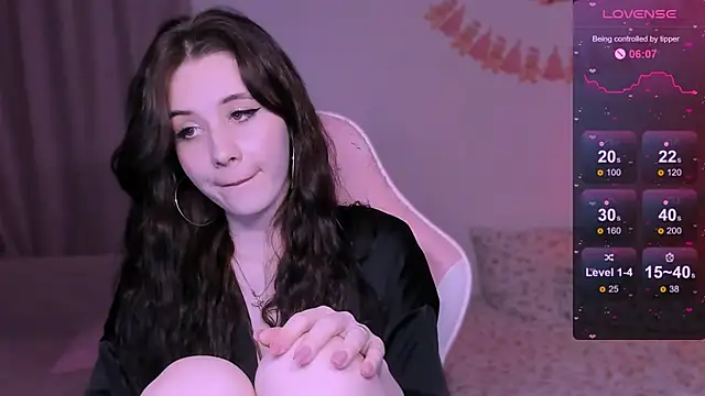 Snapshot of CoddleWeeper_ chatting on February 10, 2026, 1:43 pm CoddleWeeper online show from February 10, 2026, 1:43 pm