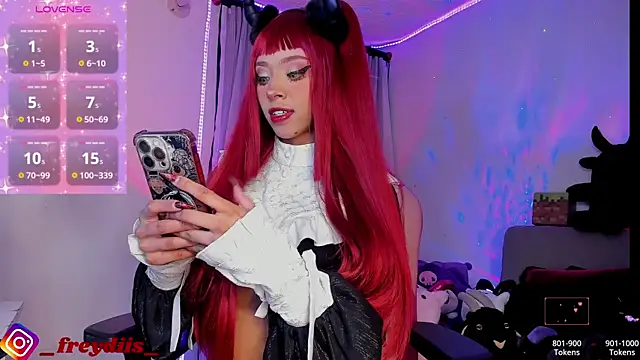 Snapshot of Miss_freydis chatting on November 15, 2025, 5:55 am Miss freydis online show from November 15, 2025, 5:55 am