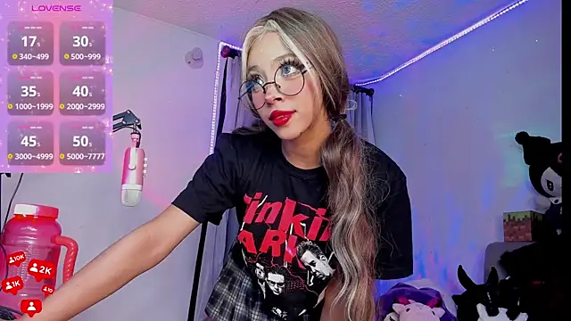 Snapshot of Miss_freydis chatting on November 9, 2025, 5:11 am Miss freydis online show from November 9, 2025, 5:11 am