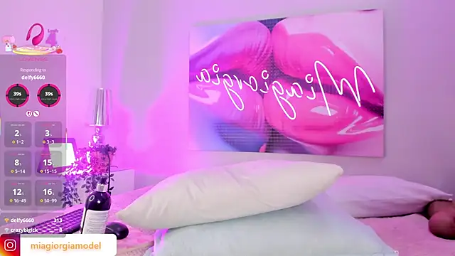 Miagiorgia  online show from May 10, 2026, 1:14 pm