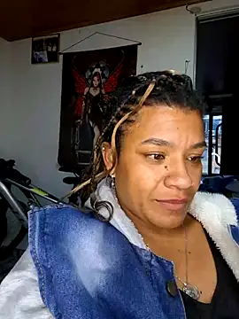 Snapshot of Selket11 chatting on February 14, 2025, 10:49 am Selket11 online show from February 14, 2025, 10:49 am