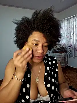 Snapshot of Selket11 chatting on October 9, 2025, 3:01 pm Selket11 online show from October 9, 2025, 3:01 pm