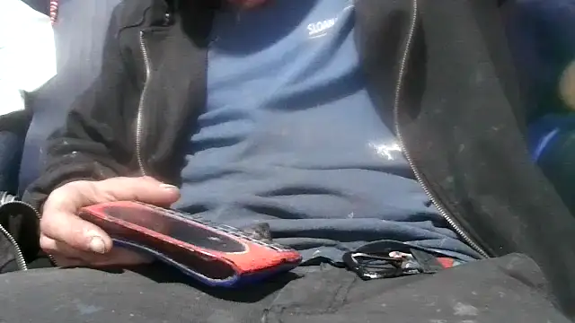 Snapshot of robeaulieu02 chatting on February 7, 2025, 5:31 am robeaulieu02 online show from February 7, 2025, 5:31 am