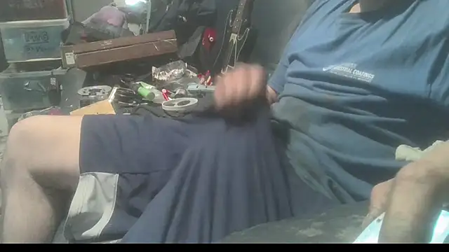 Snapshot of robeaulieu02 chatting on October 11, 2025, 3:46 pm robeaulieu02 online show from October 11, 2025, 3:46 pm