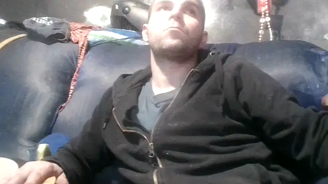 Snapshot of robeaulieu02 chatting on February 11, 2025, 6:08 am robeaulieu02 online show from February 11, 2025, 6:08 am