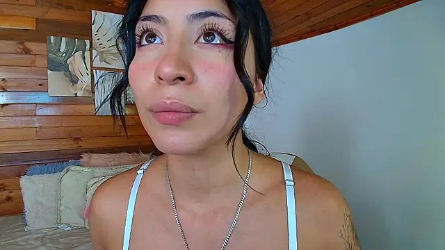 Snapshot of amber_curly chatting on February 20, 2026, 7:16 pm amber curly online show from February 20, 2026, 7:16 pm