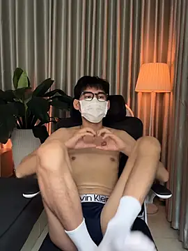 Snapshot of MinhTuanLive chatting on February 19, 2026, 8:11 am MinhTuanLive online show from February 19, 2026, 8:11 am