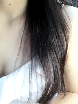 Snapshot of _Linez_ chatting on September 28, 2025, 9:11 pm  Linez  online show from September 28, 2025, 9:11 pm