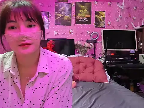 Sugar lipsz online show from May 12, 2026, 11:05 am