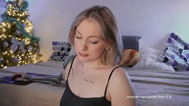 kris69kiss online show from December 22, 2025, 3:12 pm