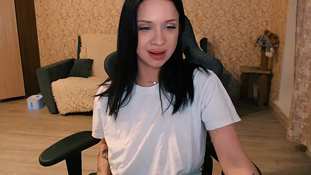 Snapshot of PDiddy_ chatting on February 13, 2025, 12:00 pm PDiddy  online show from February 13, 2025, 12:00 pm