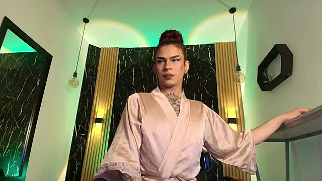 Bella salvatore online show from April 13, 2026, 8:13 pm