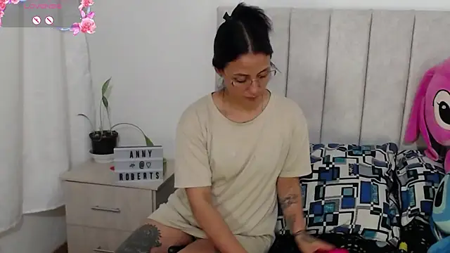 anny roberts online show from October 18, 2025, 11:12 am