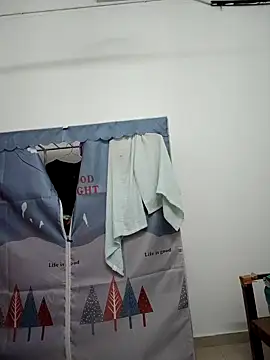 Snapshot of LiuQianXi5726 chatting on March 18, 2025, 9:12 am LiuQianXi5726 online show from March 18, 2025, 9:12 am