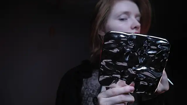 ginger hugs online show from November 10, 2025, 10:04 pm