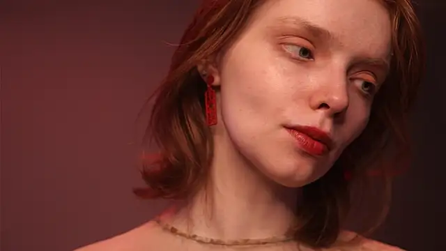 ginger hugs online show from November 6, 2025, 10:14 pm