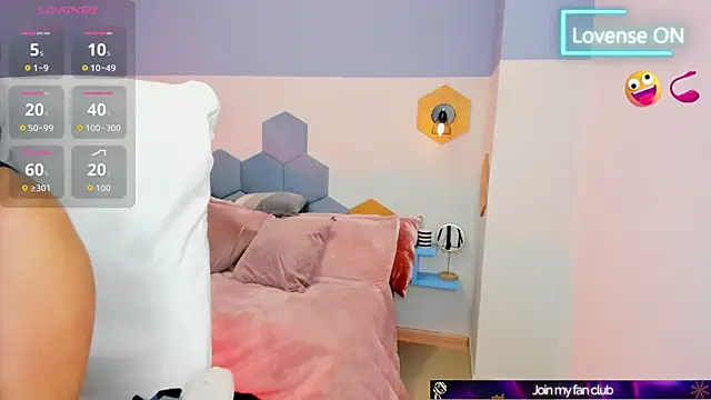 Chloe fischer  online show from October 16, 2025, 3:09 pm