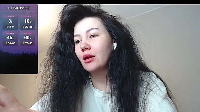 AlexaCruze online show from October 14, 2025, 6:52 pm